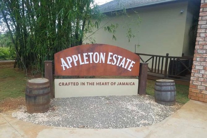 Appleton Estate Rum and Floyd's Pelican Bar Tour - Why the private setup matters