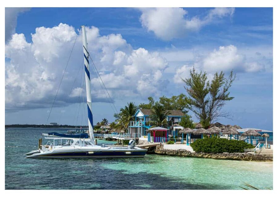 Bahamas: Swimming Pigs & Snorkeling Cruise with Lunch & Rum - A full day at sea from Paradise Island