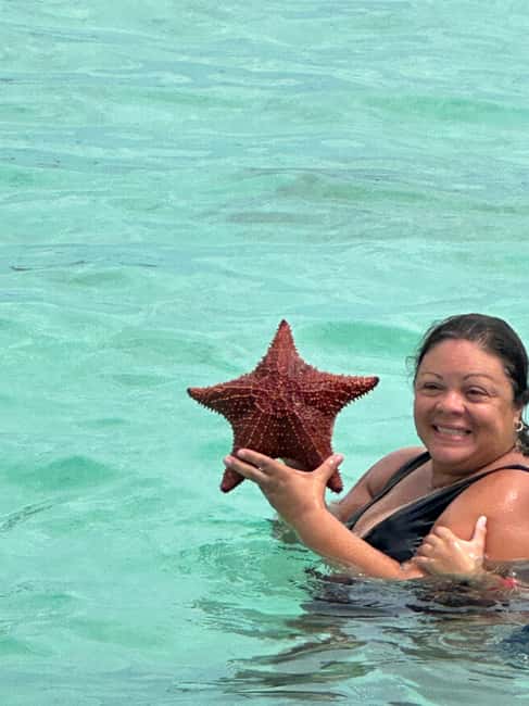 Bahamas: Swimming Pigs & Snorkeling Cruise with Lunch & Rum - Swimming with the pigs for 45 minutes