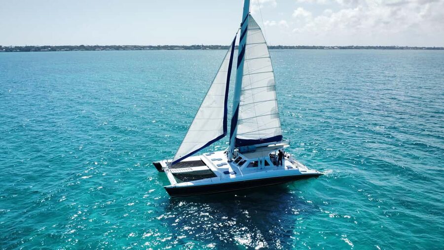 Bahamas: Swimming Pigs & Snorkeling Cruise with Lunch & Rum - Reef snorkeling at Athol Island