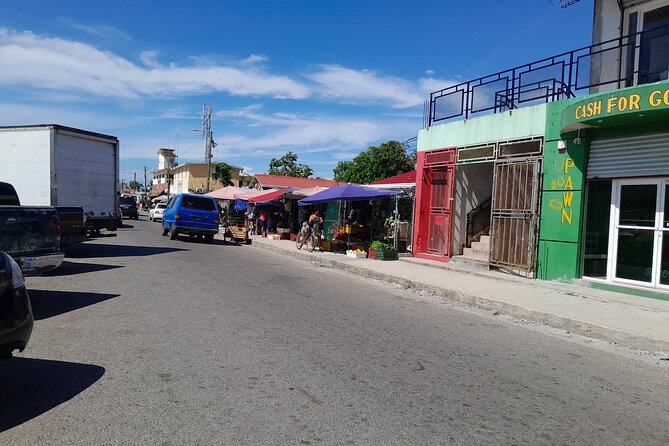Belize City Culture, Nature, Rum tasting, V.i.V. - The Swing Bridge and Memorial Park