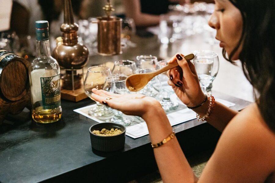 Cartagena: Boutique Rum and Chocolate Tasting at Lunático - Group size and social atmosphere