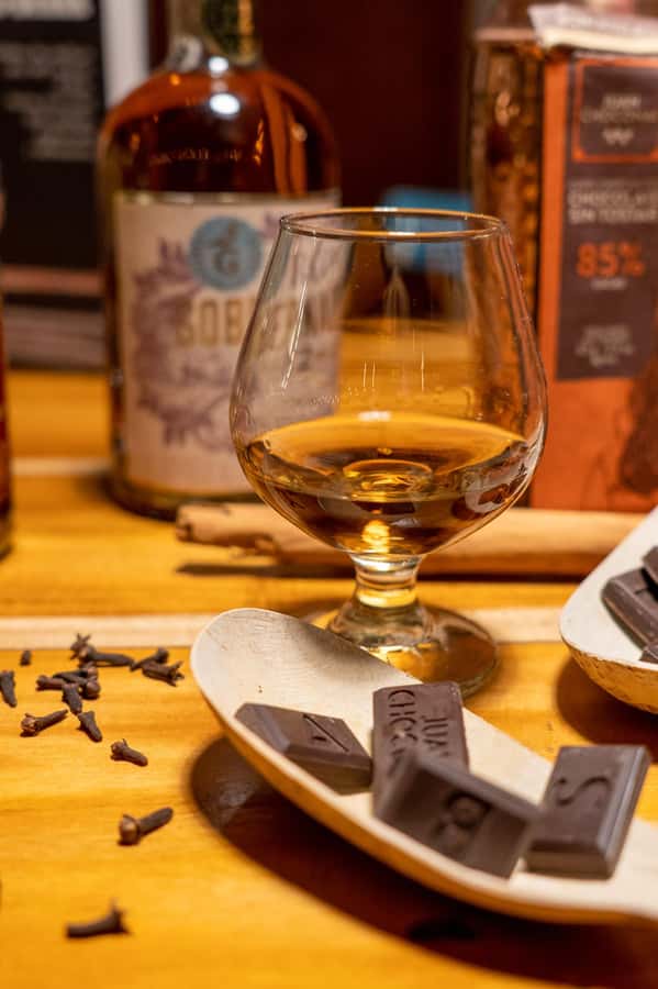 Cartagena: Express Rum and Chocolate Tasting Experience - Chocolate changes the way you taste the rum