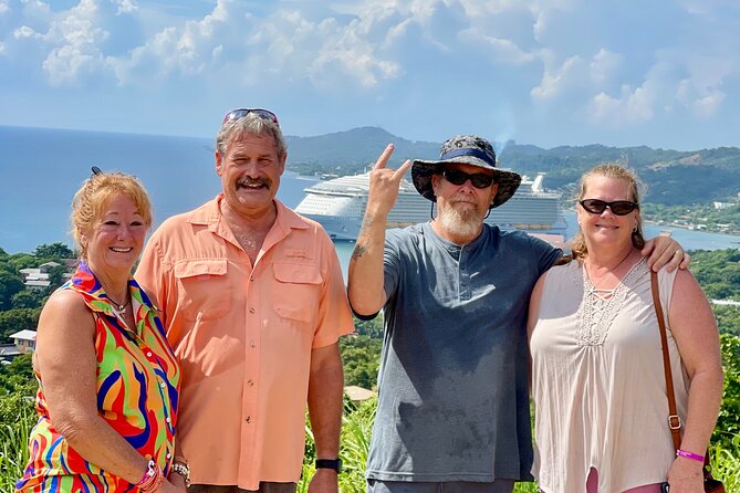 Customizable Roatán Private Tour: Rum, Chocolate & Island Culture - West Bay and the best photo stop