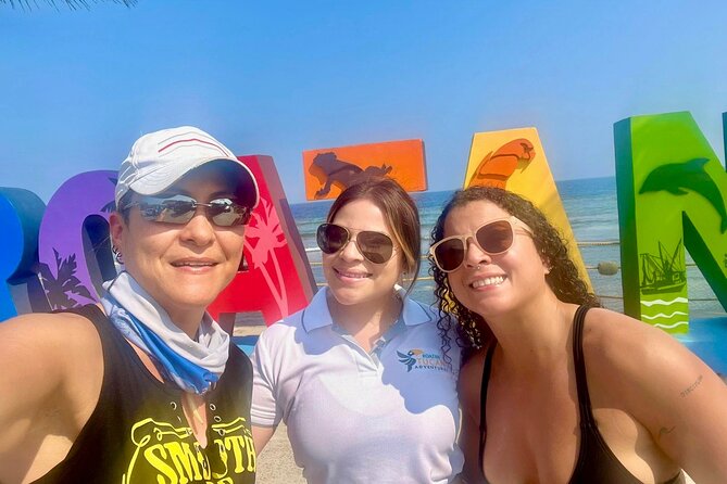 Customizable Roatán Private Tour: Rum, Chocolate & Island Culture - What the private vehicle changes