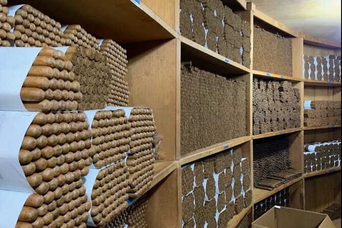Don Lucas Cigar Factory & Store + Premium Rum Tasting (3 hours) - A shopping stop with real bargains and sales pressure