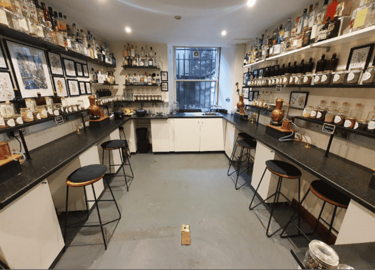 Edinburgh: Rum Distillation Workshop with Rum Tasting - Starting with a rum and mixer