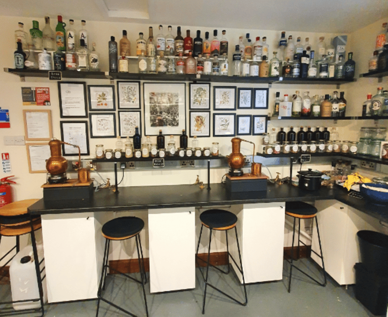 Edinburgh: Rum Distillation Workshop with Rum Tasting - Three flavoured rums before your own blend