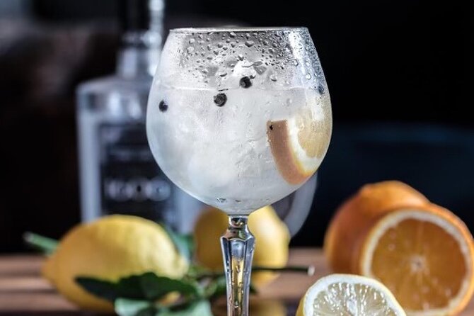 Gin & Rum Tasting in Frankfurt am Main - Meeting Can at remos on Ulmenstraße