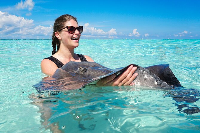 Grand Cayman Catamaran Tour to Stingray City and Rum Point - The catamaran ride from Safehaven Marina