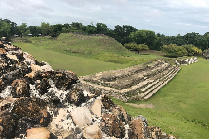 Guided Altun Ha Ruins, Rum factory & Belize sign from Belize City - How the guides shape the day