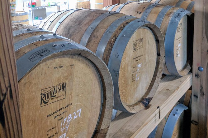 Guided Distillery Tour & Rum Tasting - Shopping after the tasting