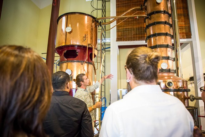 Guided tour of Sampan distillery // Agricultural Rum Medalist - Who will enjoy this visit most?