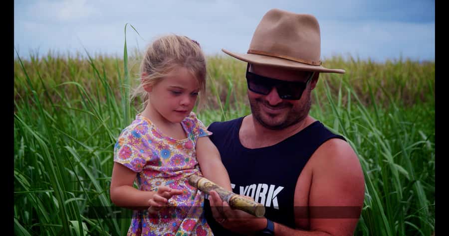 Mackay: 3 Hour Sugarcane Farm Tour - Making and tasting fresh cane juice
