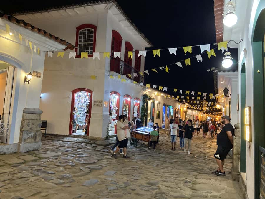 Paraty: Historic Centre Walking Tour & Cachaça Tasting - The guide can make or break this walk