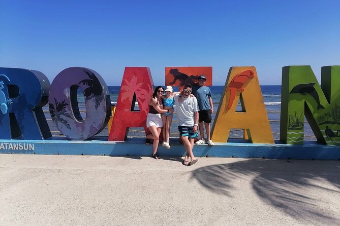 Private City Tour, Chocolate and Rum Factory - The Roatan Chocolate Factory: a short look behind the bar