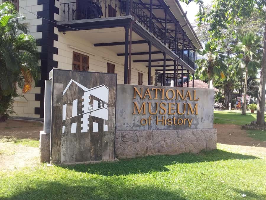 Private half day tour with free rum tasting - Victoria: a small capital with plenty to notice