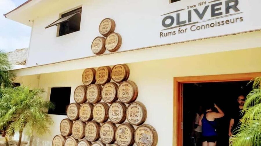 Punta Cana: Don Lucas Cigar, Chocolate, & Rum Tour - Chocolate made from local cacao