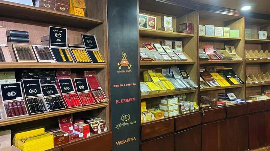 Punta Cana: Don Lucas Cigar Factory & Rum Tour with Pickup - Shopping without losing sight of the value