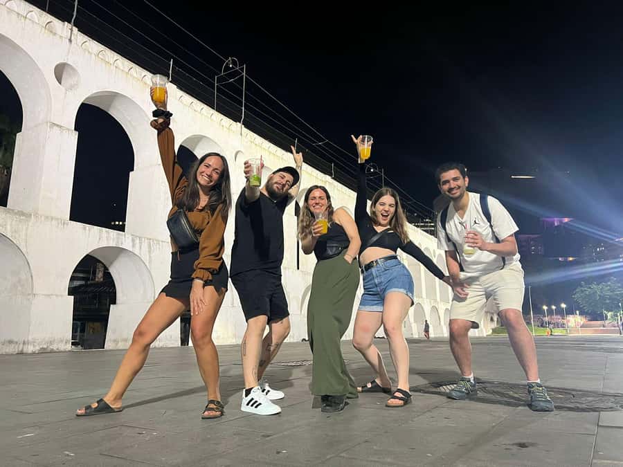 Rio: Pub Crawl in Lapa with Cachaça Tasting and Live Samba - Who will enjoy this Lapa pub crawl
