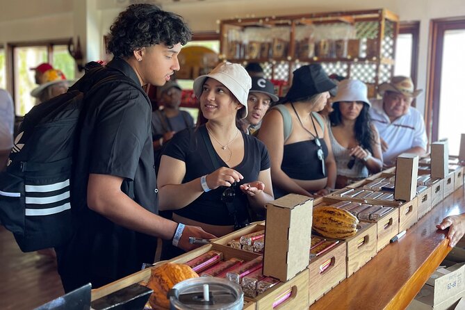 Roatán Island Tour: Sloth & Monkey Park, Rum, and Chocolate - What the private format is worth at $60