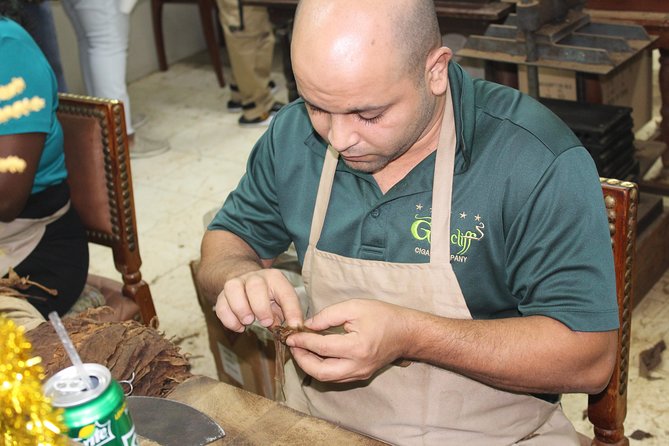 Rum Reggae and Rhythms Tour: Dancing and Cocktails - Graycliff Cigar Company and the art of hand-rolling