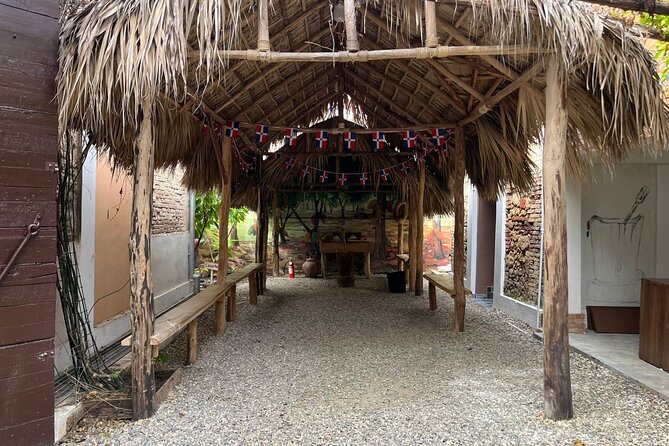 Sabor Dominicano: Rum, Chocolate and Culture Private Tour - La Chocolatería and the Work of Cacao