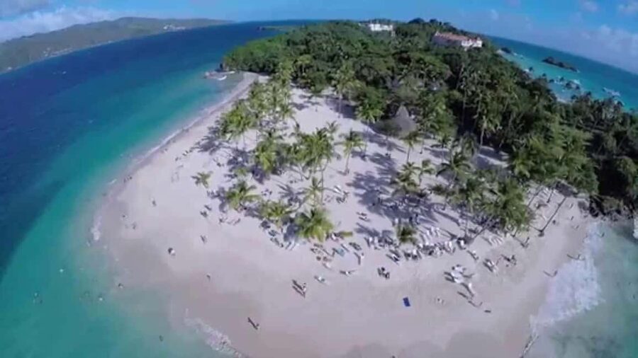 Samanà Whale Watching and Bacardi Island Tour From Bayahibe - What happens aboard the motomaran
