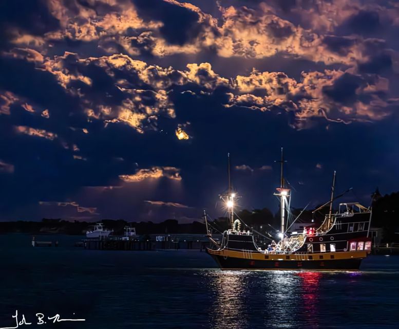 St. Augustine: The Black Raven Rum Runners Pirate Show (21+) - A Pirate Show That Leaves Room for Improvisation