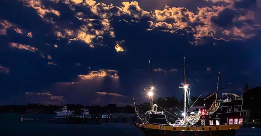 St. Augustine: The Black Raven Rum Runners Pirate Show (21+) - The Bar and the Real Cost of the Evening