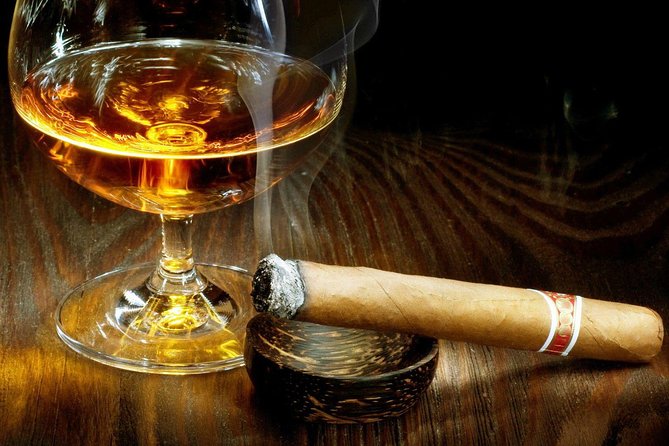 The Original Cigar and Rum Tasting Experience in Little Havana - A cigar lesson on Calle Ocho